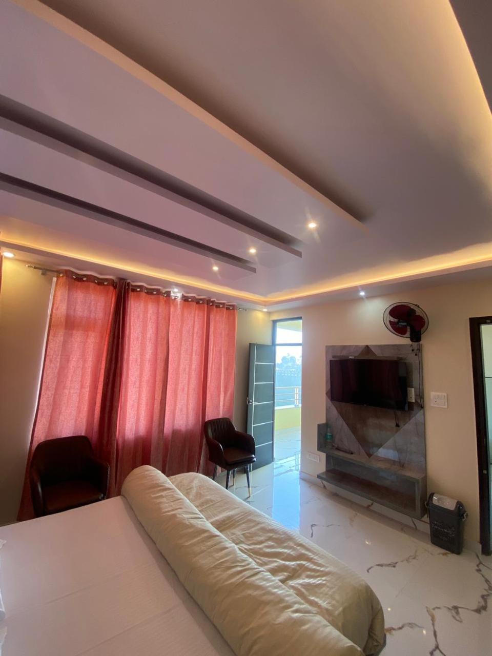 Harmony Heights Hotell Shimla Exteriör bild